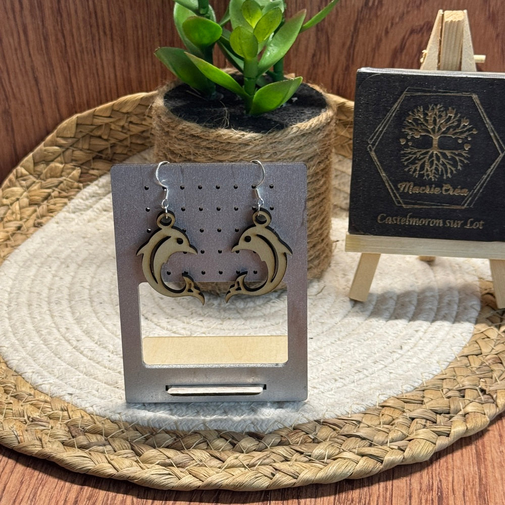 Boucles d’oreilles en bois découpé laser – Dauphin