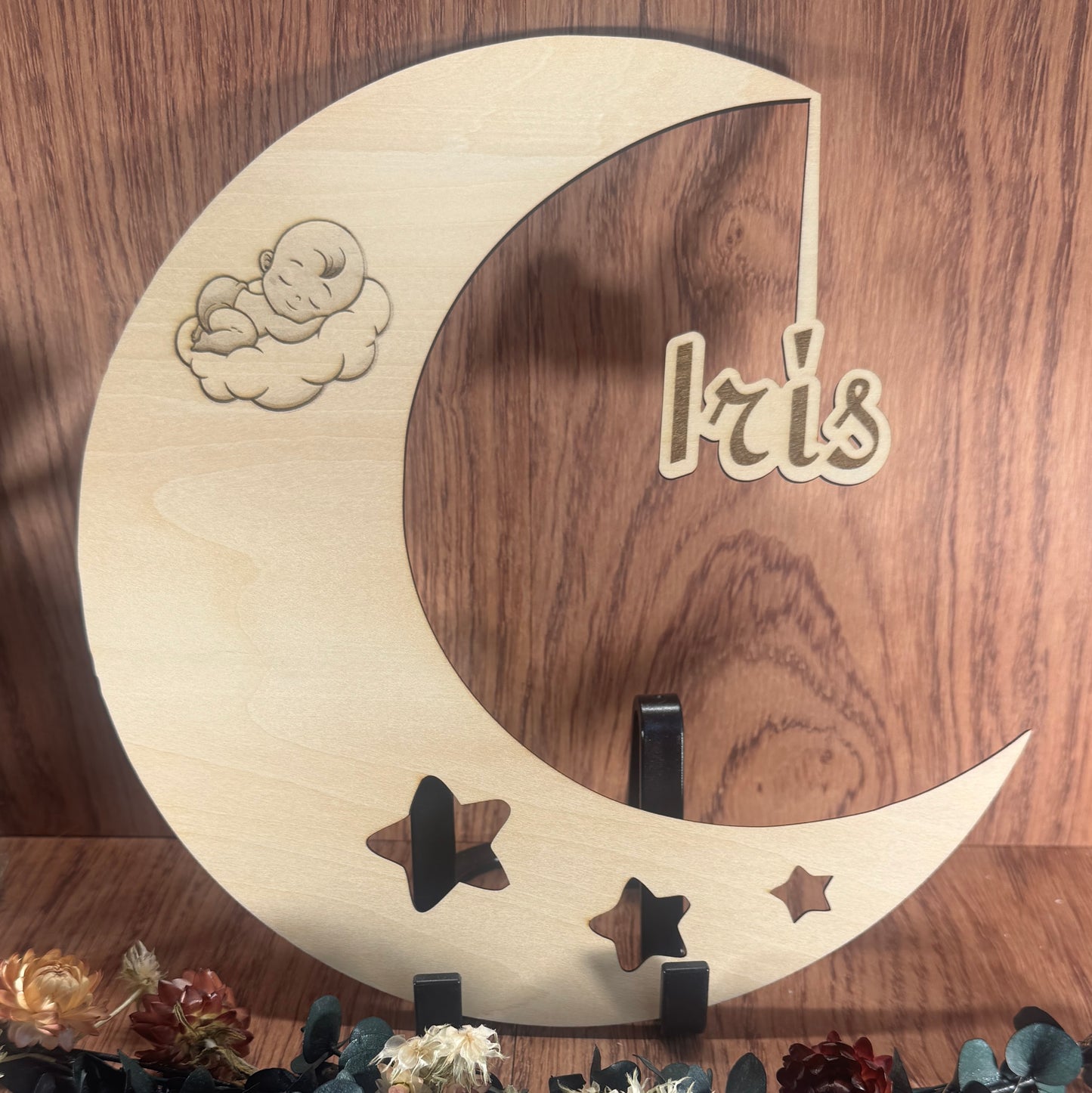 Décoration en bois personnalisée – Bébé sur la lune