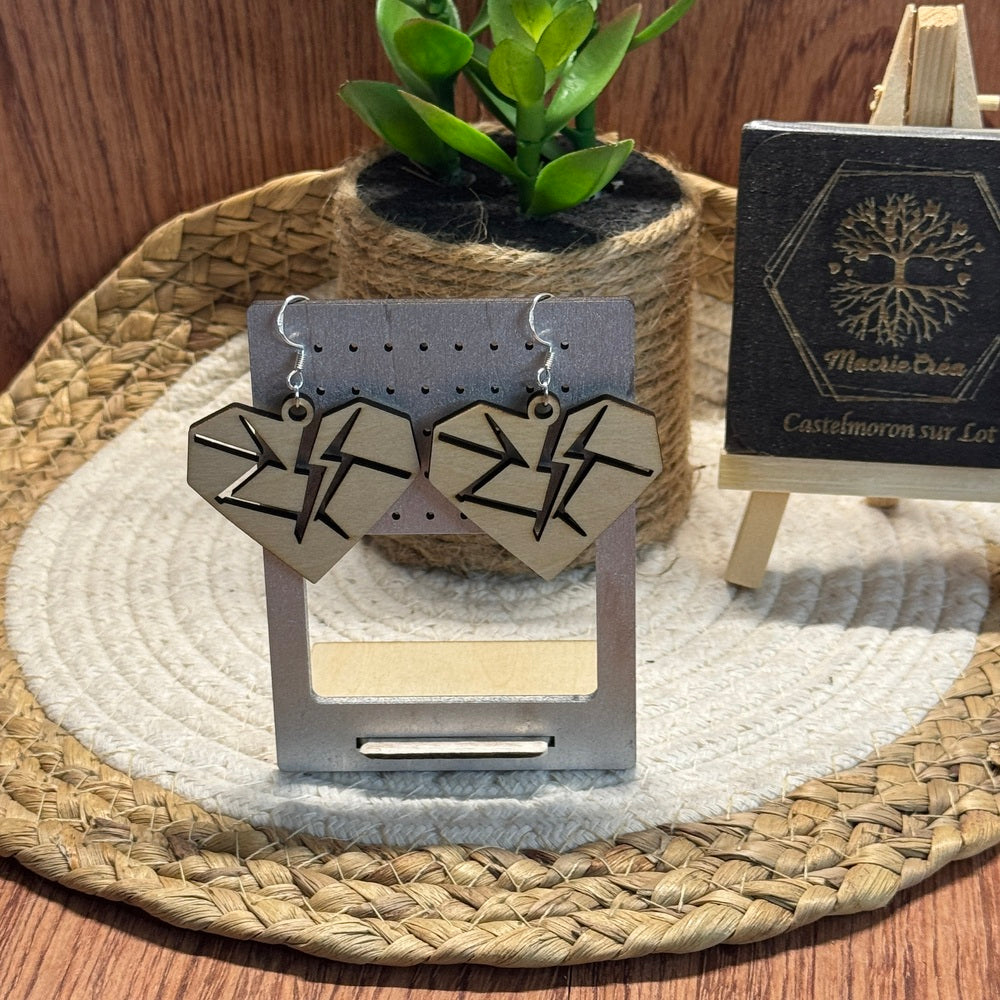 Boucles d’oreilles en bois gravé laser – Cœur origami géométrique