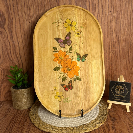 Plateau Décoratif en Bois Gravé – Fleurs & Papillons