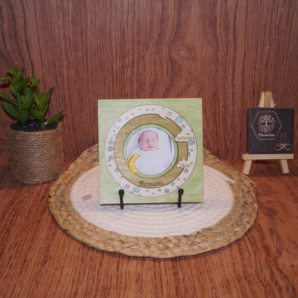 Cadre photo de naissance 3D en bois – Lune & étoiles personnalisé