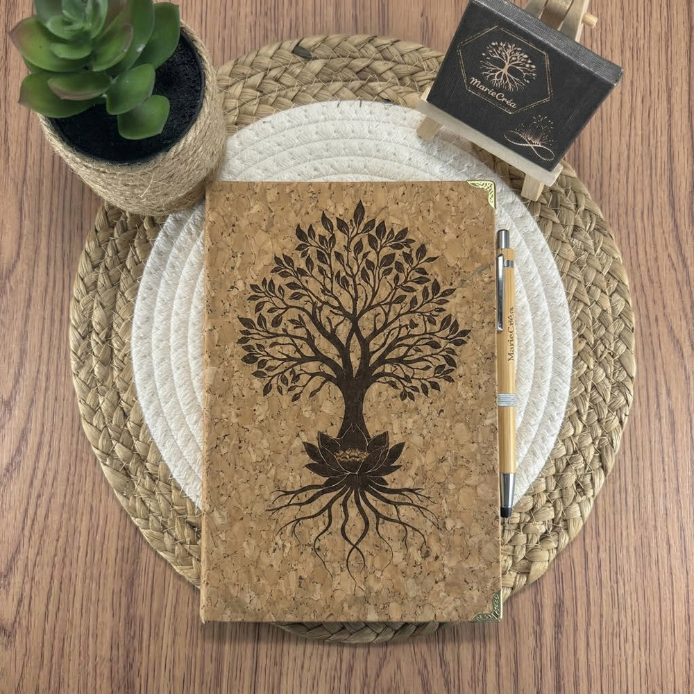 Carnet en liège gravure chêne et lotus