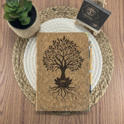 Carnet en liège gravure chêne et lotus