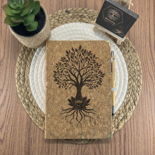 Carnet en liège gravure chêne et lotus